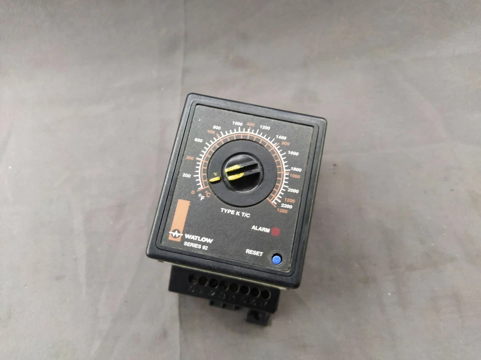 Watlow 92B3-1DK1-0000 Series 92 TYPE K T/C 240 VAC Temperature Controller - Image 2 of 4