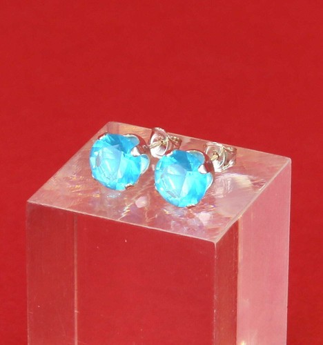 925 Sterling Silver 7mm Round Light Blue CZ Stud Earrings - Picture 2 of 7
