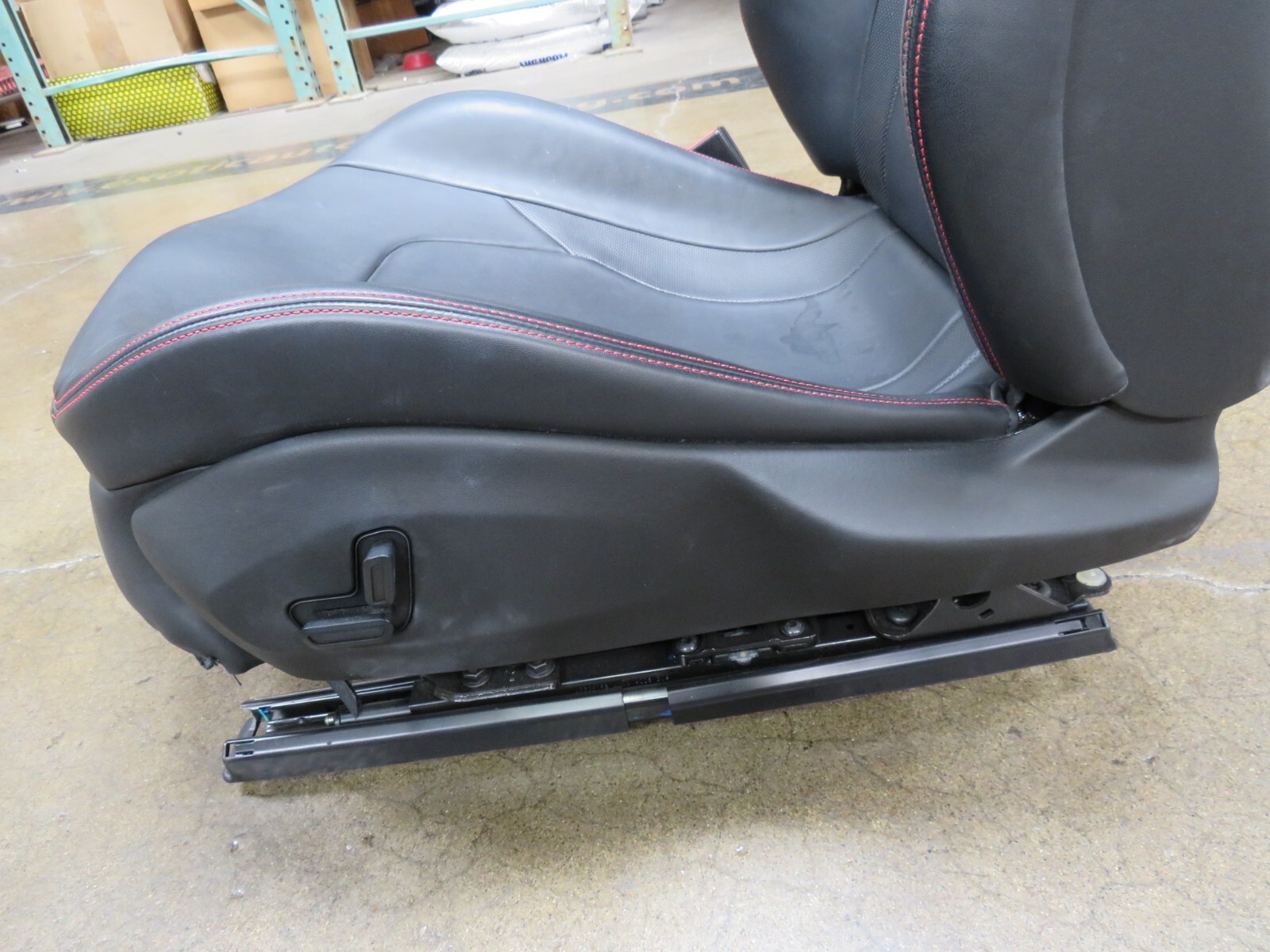 Ferrari Portofino, LH, Left, Front Seat, Worn Leather, Used
