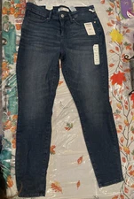 NWT Signature by Levi Strauss & Co. Gold Label Women's Skinny Size 12 W31 L30