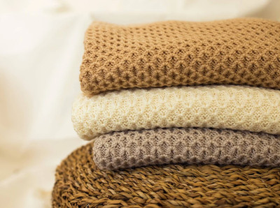 Babydecke aus Alpakawolle, Geschenk zur Taufe, gestrickt Handarbeit