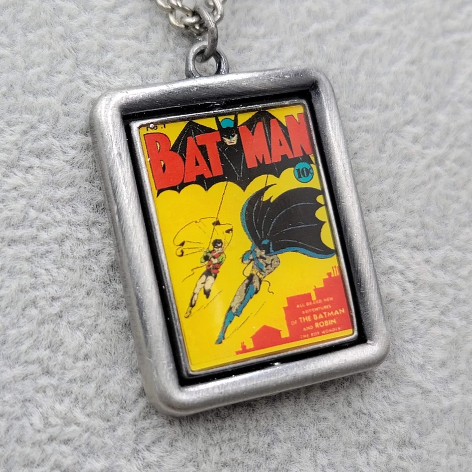 Colar giratório Batman tom prata DC Comics 20" - Imagem 4 de 4