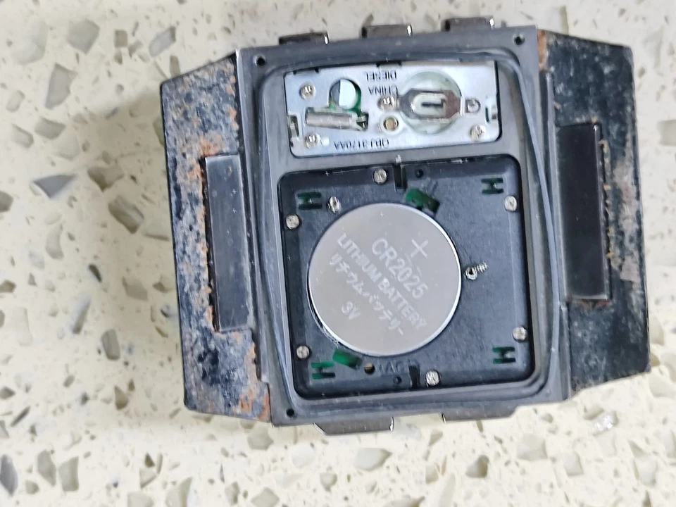 Diesel Watch DZ-7189 watch digtal working for part - Image 3 of 4