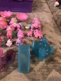 LOT 20 HATCHIMALS COLLEGGTIBLES MINI FIGURES and TWO 12 PACK EGG CARTON CASES