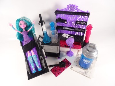 Monster High Spielset Create-a-Monster Puppe mit Möbeln Mattel BCC47 rar (21859)