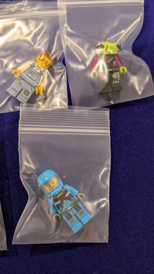 LEGO Alien Conquest: UFO Abduction (7052) 100% w/ Minifigures & Instructions - Image 2 of 2