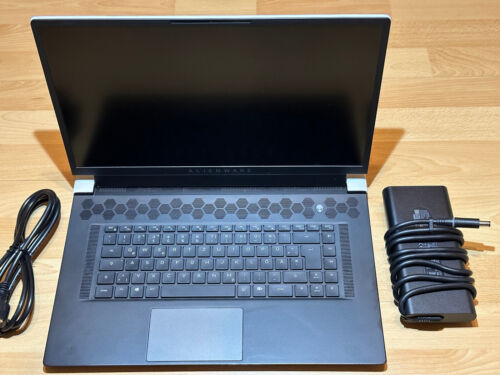ALIENWARE X17 R1 i7 11800H 1TB SSD 32GB RAM Nvidia GeForce RTX3080 Win 11 Laptop - Picture 1 of 24