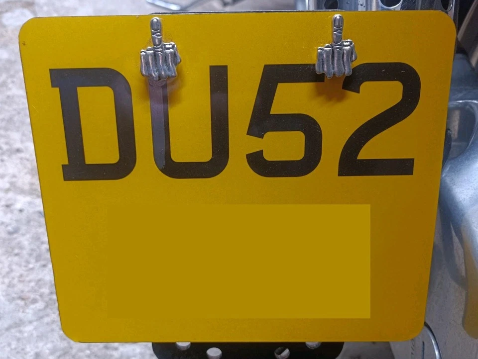 Pernos de matrícula Benelli Benelli Bn125 Benelli Leoncino Benelli TRK TNT Foto 2 de 2