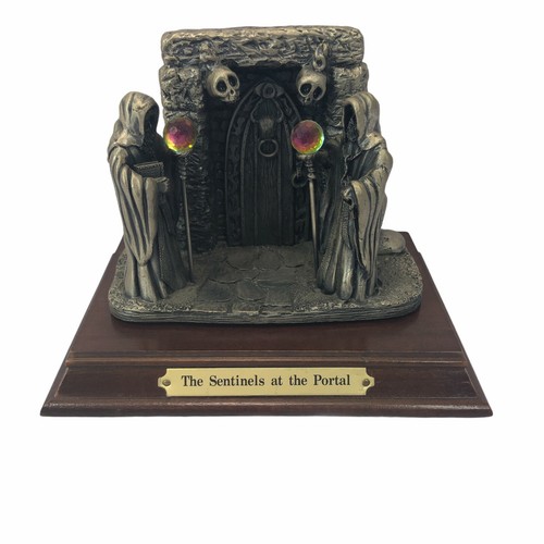 Myth & Magic - SENTINALS AT THE PORTAL - Tudor Mint - RARE CRYSTALS Box - 第 1/12 張圖片