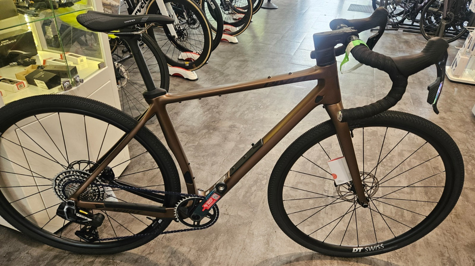 Pivot Vault Team Force XPLR AXS Copper Comet SM Gravel Bike Retail $5600