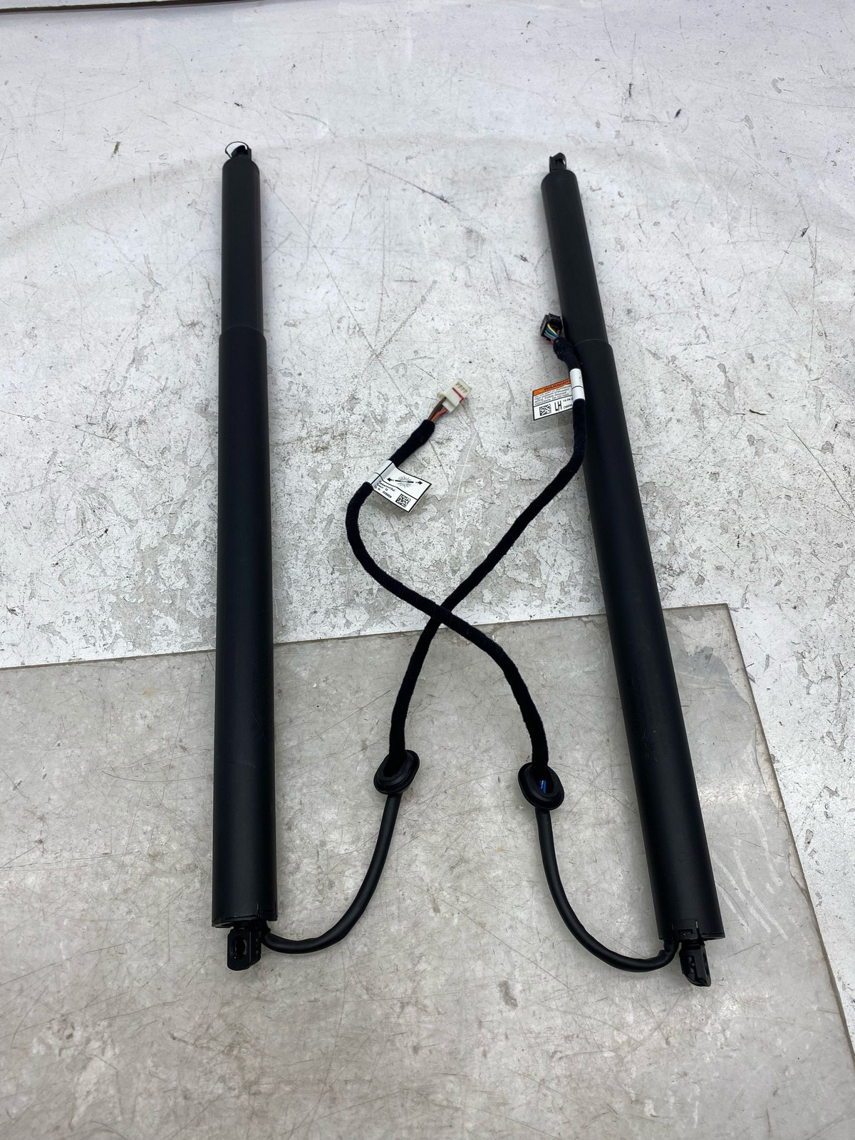 2017-2022 MASERATI LEVANTE OEM REAR LEFT & RIGHT TAILGATE TRUNK STRUT DAMPER