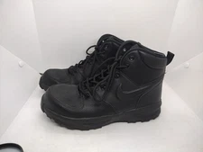 Nike Manoa Mid Triple Black Shoes - Size 7Y