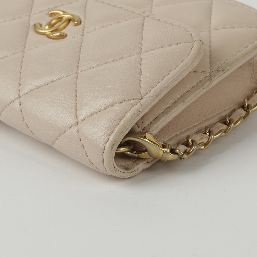 ショルダーバッグ・ポシェット × ヴィンテージ(中古) Chanel WOC Camellia Golden Ball Mini Crossbody Bag AP3297 CHANEL Petite Sac Golden Ball Chain Crossbody Bag AS1786