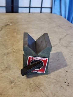 MITUTOYO 7013 MAGNETIC INDICATOR BASE 58.50MM BASE LENGTH 50MM BASE WIDTH