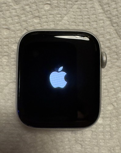 Apple Watch Series 4 44 mm Silver Aluminum Case (GPS)