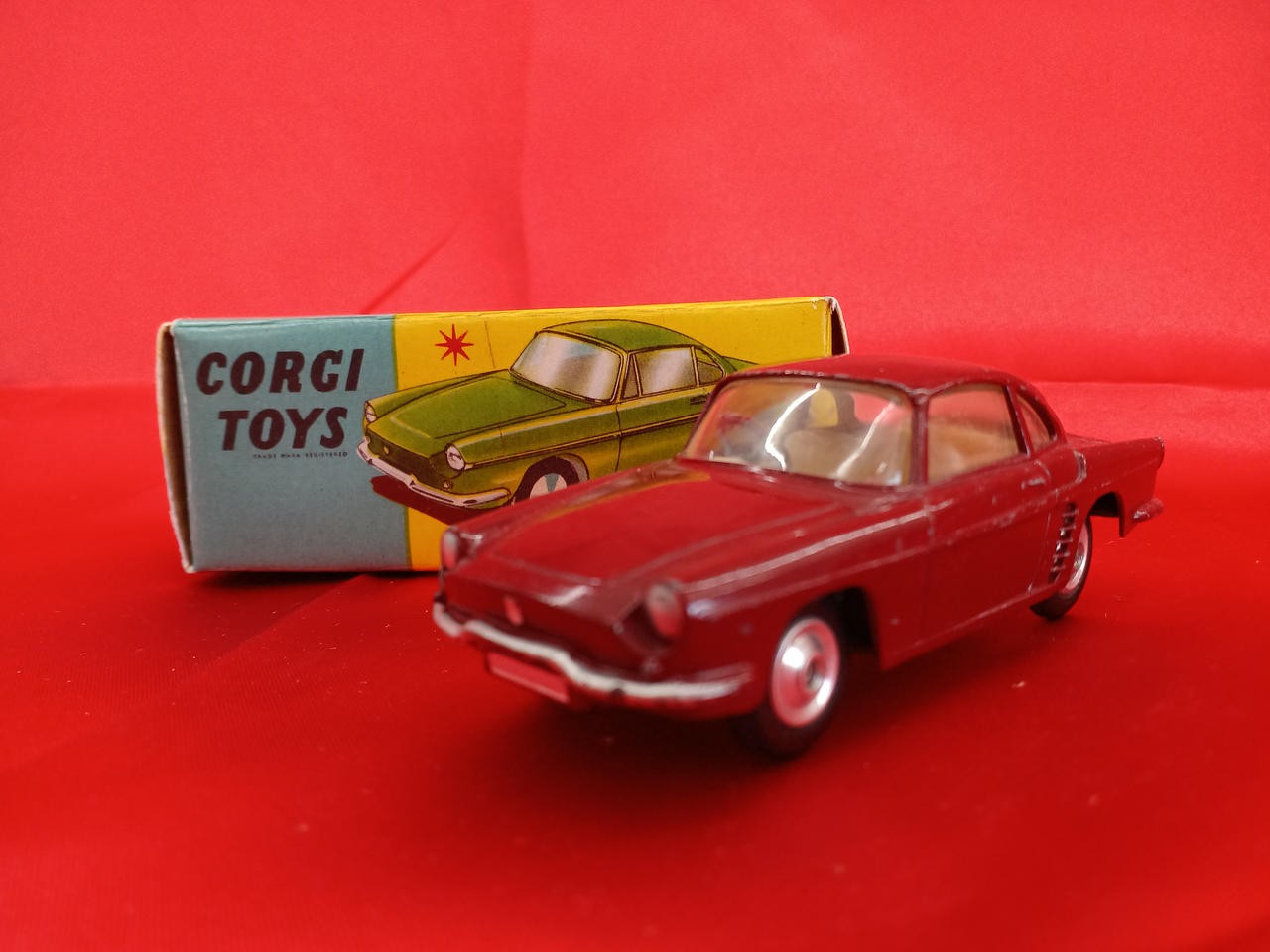 Vitesse Saurer Type-c Autobus With Snow Blower Postes Suisses Swiss Post With Capote Close 1943 1:43 222