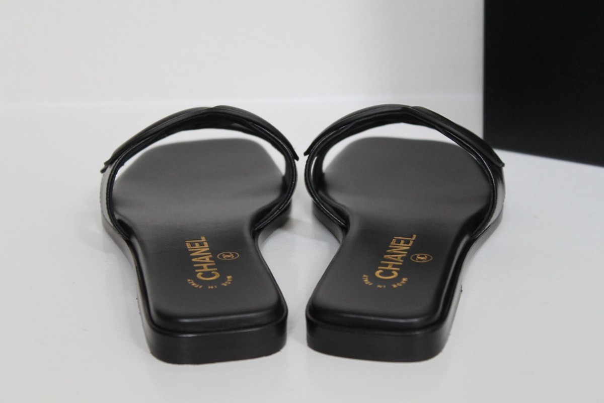 CHANEL ブラックレザー ミュール sz 8.5 / 39 CHANEL CC Logo Black Leather Mules Slide Slip on Flat