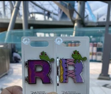 Disney pin authentic 2024 rapunzel princess pascal R shanghai disneyland