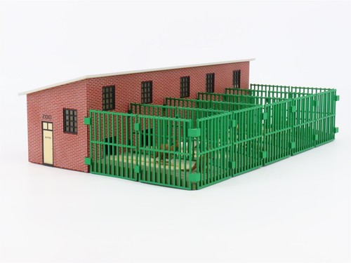 O 1/48 Scale Lionel 6-24180 Lionelville Operating Zoo - Picture 5 of 10