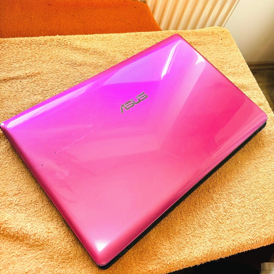 Asus K55 Pink Lady 15 Zoll l 8GB RAM NEU l Windows 10 PRO SSD l TURBO i5 GeForce