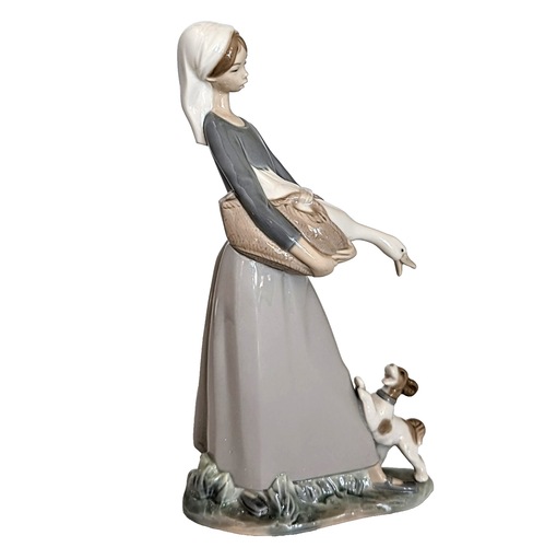 Lladro Girl With Goose and Dog Matte Porcelain Figurine # 4866 11" - Picture 2 of 10