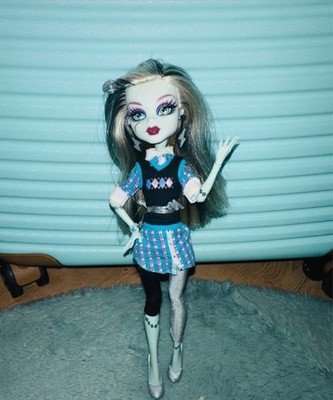 Monster High Frankie Stein  School's Out Mattel 1 Wave 2010 | Monster High Doll