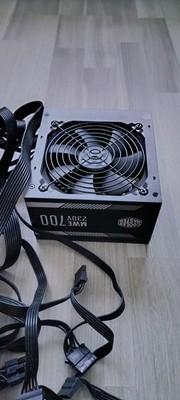 Cooler Master MPE-7001-ACABW 700W Netzteil - Schwarz