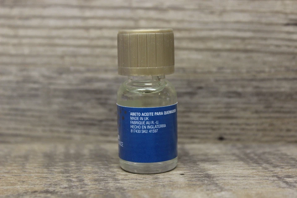Aceite de fragancia para el hogar The Body Shop Blue Spruce 10 ml / 0,3 fl. oz Foto 3 de 4