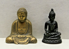 2x Buddha Figuren, Messing+ Kunststoff oder ein anderes Materiall.