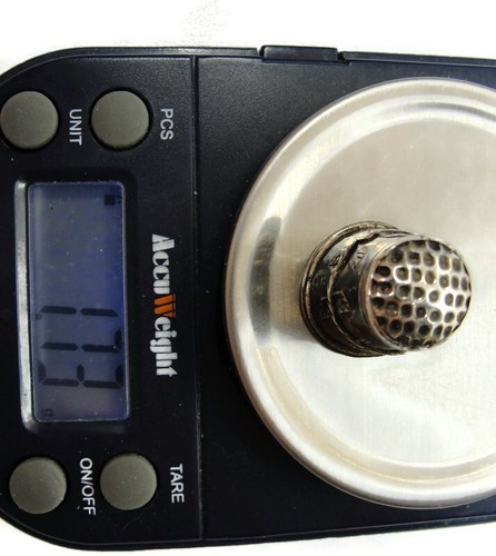 Antiguo dedal de plata de ley 925 ornamentado pátina oscura pesada vintage 1,73 g - Imagen 14 de 14