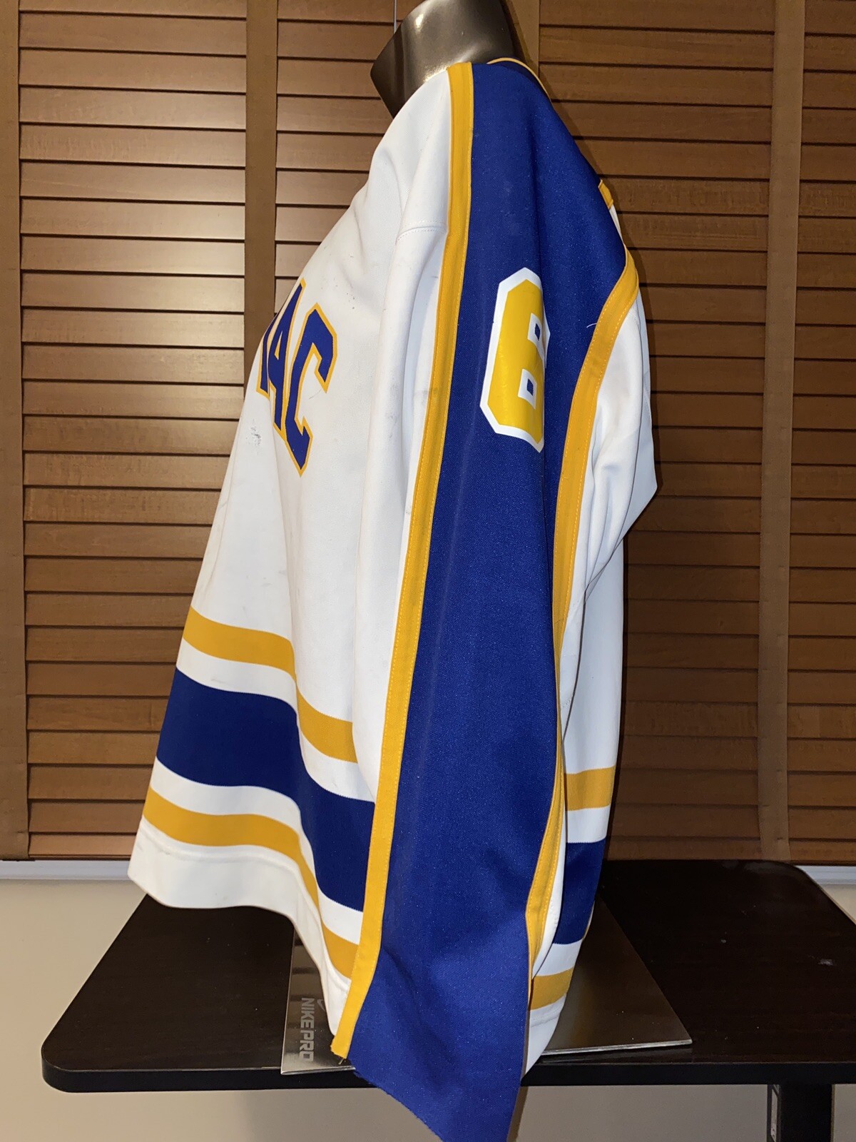 Quinnipiac University Hockey Game Used Worn CCM Vintage Jersey Braves