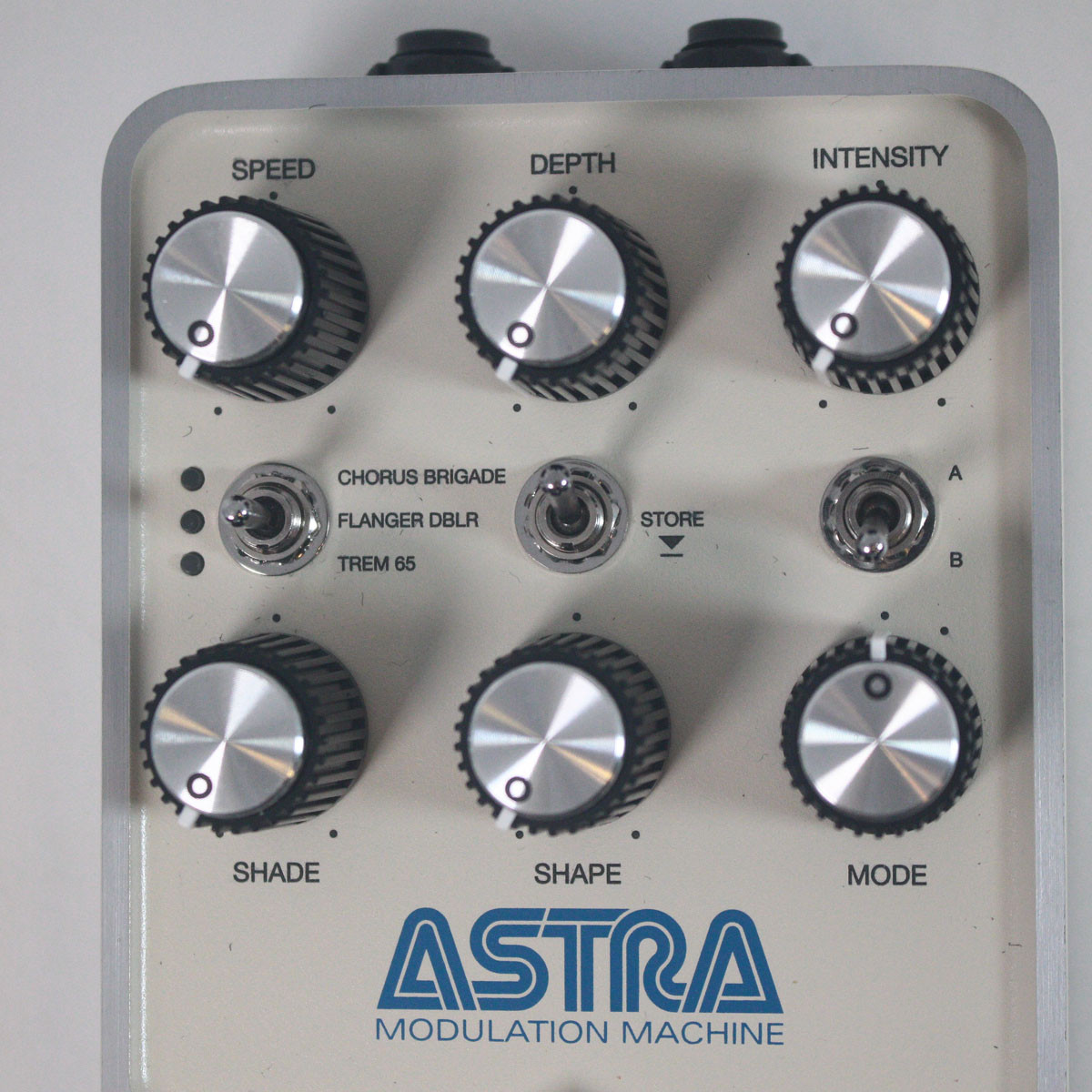 Used Universal Audio / Uafx Astra Modulation Machine Shibuya Used Universal Audio / Uafx Astra Modulation Machine Shibuya