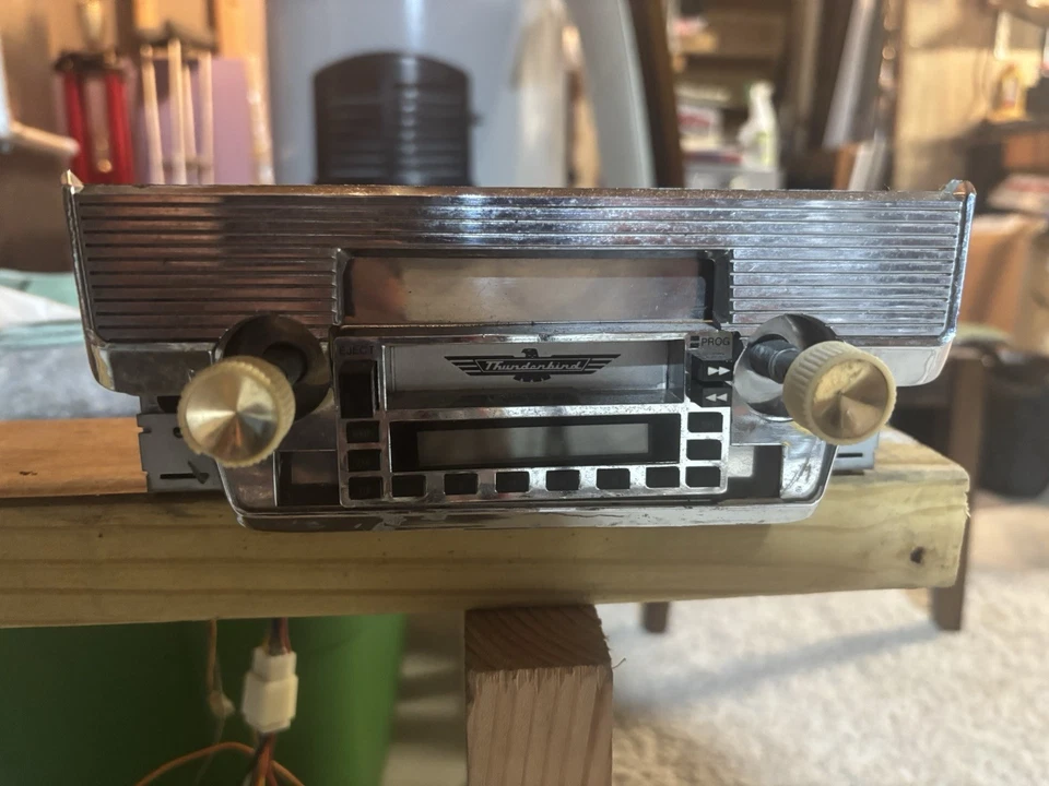 1958-1960 Ford Thunderbird Radio - Image 3 of 4
