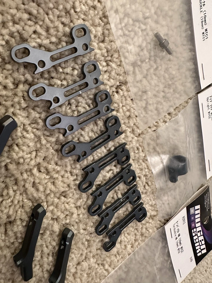 Mugen MTC2 Touring Car Misc Parts Lot - Towers/Springs/Motor Weight & Much More! - Image 4 of 4