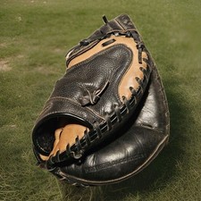 Nike Keystone Boys 31  Baseball Catchers Mitt Right Hand Throw EUC