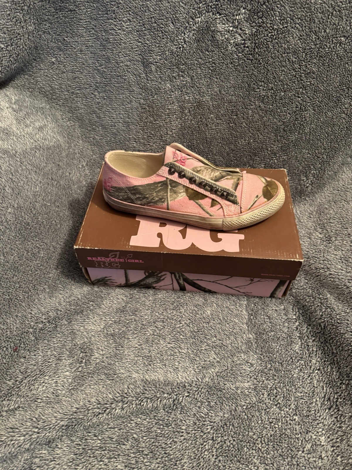 Size 8 Women's Low Top Shoes Canvas Casual