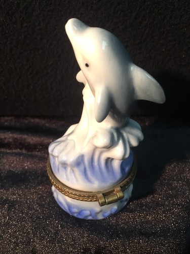 DOLPHINS TRINKET BOX Blue White & Grey Porcelain VERY UNIQUE! 🐬Vintage!EUC!! - Picture 4 of 7
