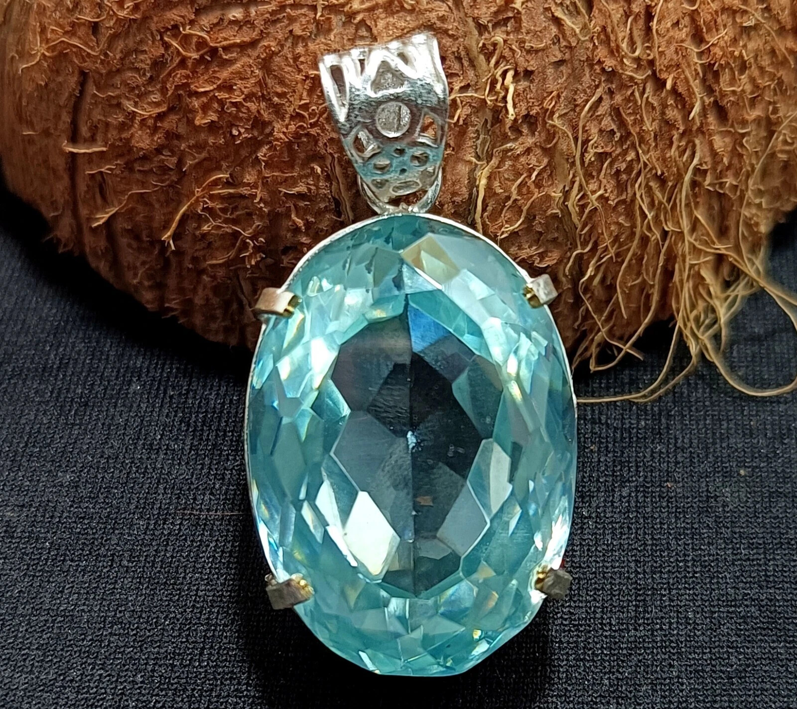 Certified Natural Water Blue Zircon 116.85 Ct Oval Pendant Solid Silver Gemstone