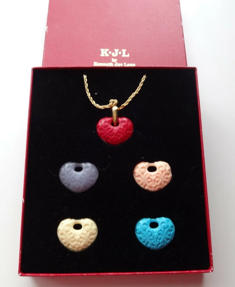 Collar Corazones De Colección KJL Simulado Marfil Coral Turquesa Lucita Color Cambiable Foto 2 de 4