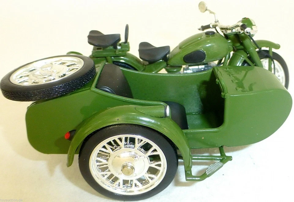 IMZ M72 Ural Motorrad Beiwagen grün DDR 1:24 ATLAS 7168121 NEU OVP LA3 µ - Bild 4 von 4