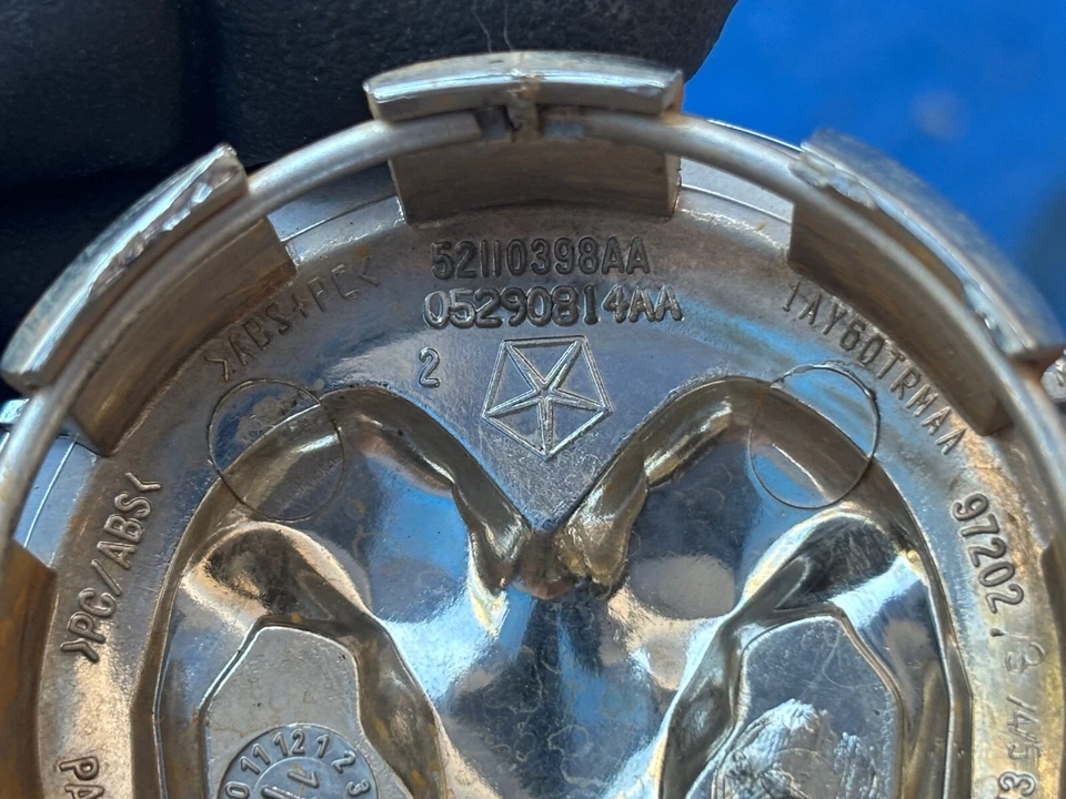 (1) 2009-2016 Dodge Journey Wheel Rim Hubcap Center Cap Hub Cap Cover 52110398AA - Image 4 of 4