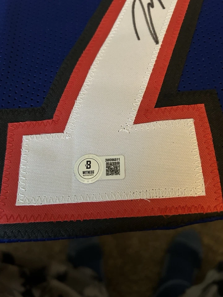 Fútbol americano azul personalizado autografiado por Joey Bosa Foto 2 de 3