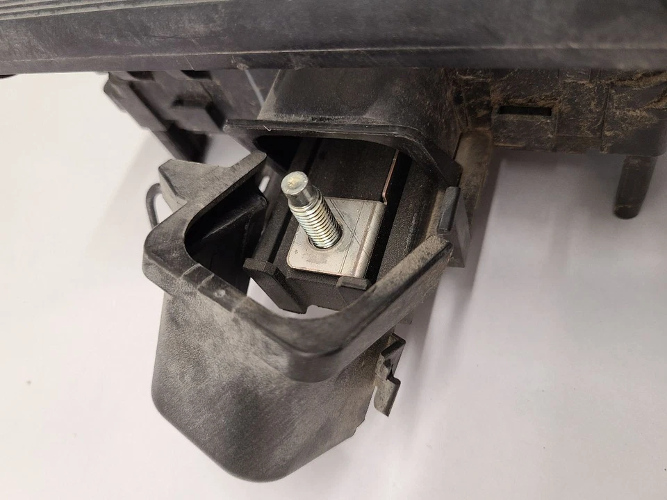  2014 2015 2016 2017 CHEVROLET SILVERADO 1500 PICKUP Fuse Box Engine  - Imagem 4 de 4