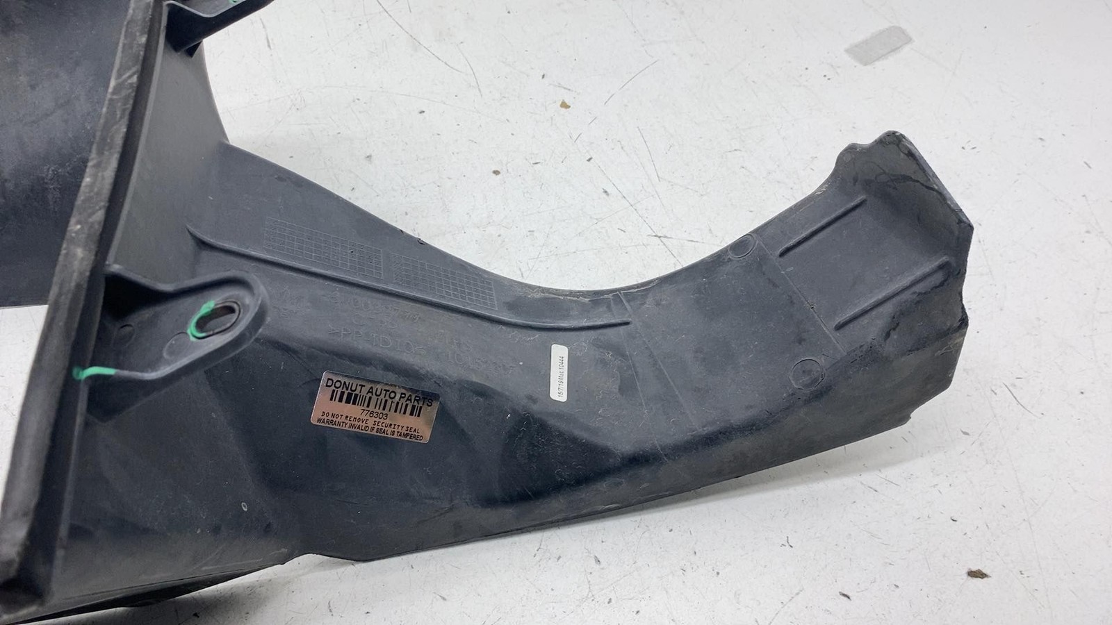 ⭕ 2014-2020 Maserati Ghibli Front Left Turbo Intercooler Air Duct Assy 670038777