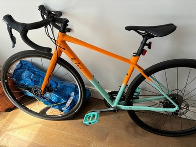 BRAND NEW LIV AR made by Giant stunning colour Womens