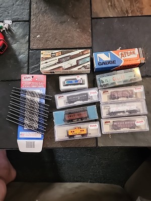 Vintage Walthers Atlas Trains Lot & Accessories 