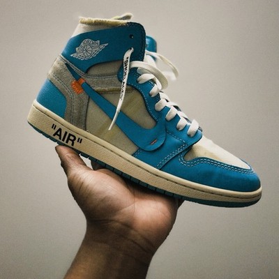 2018 Air Jordan 1 Retro High x Off-White  'UNC' Size 9.5M
