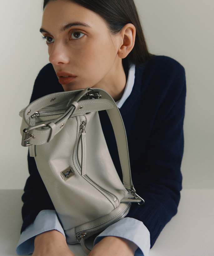 VUNQUE] Perfec Multi Pocket Shoulder S | Stylish & Functional