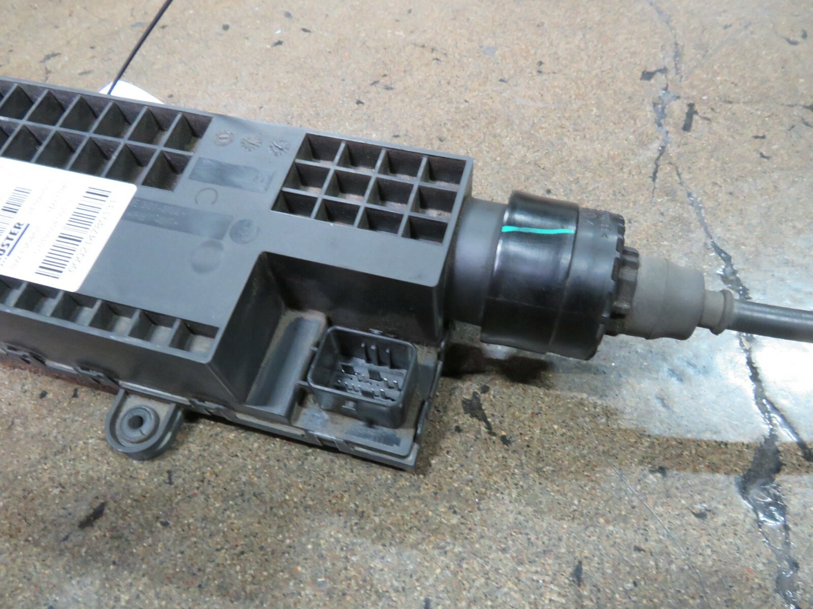 Maserati Ghibli, Parking Brake Electronic Actuator, Used, P/N 670030076