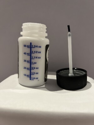 Touch up Paint - BMW Alpine White - Color Code: 300 - 2oz - w/ brush